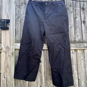 GAP black capri pants